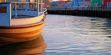 停靠温暖的港湾出自哪首歌？