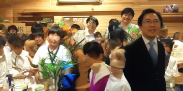 对韵歌运用了什么手法？