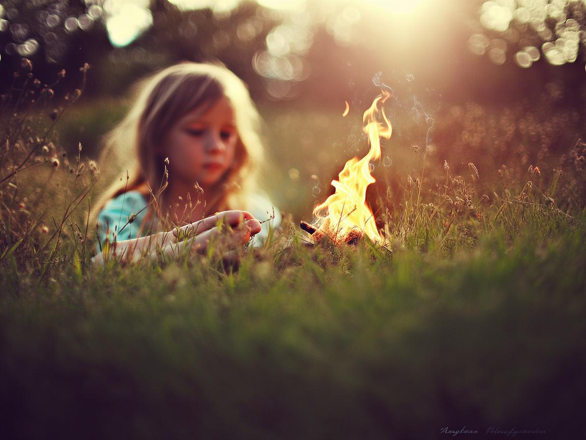 女孩放了一把火到底是哪首歌？