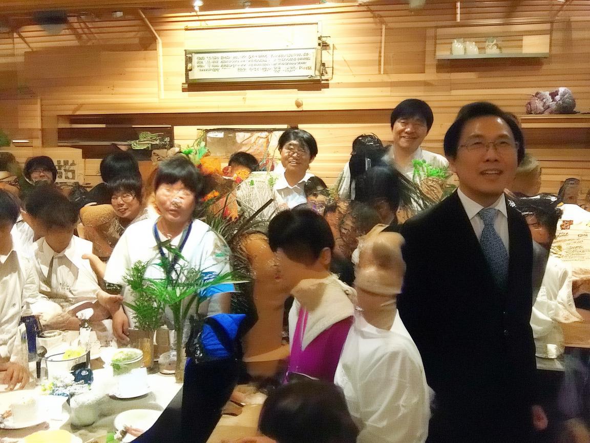 对韵歌运用了什么手法？